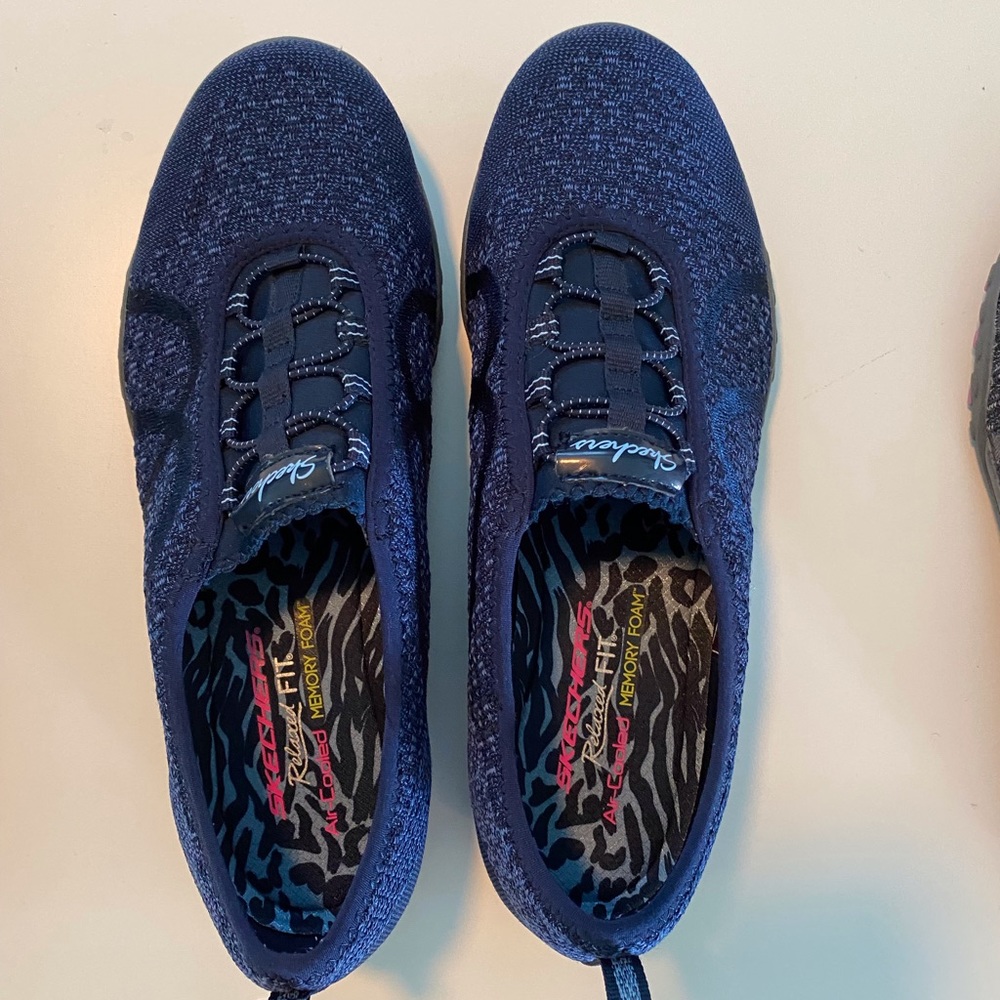 Skechers Womens size 9.5 Breathe Easy Slip On Navy Blue